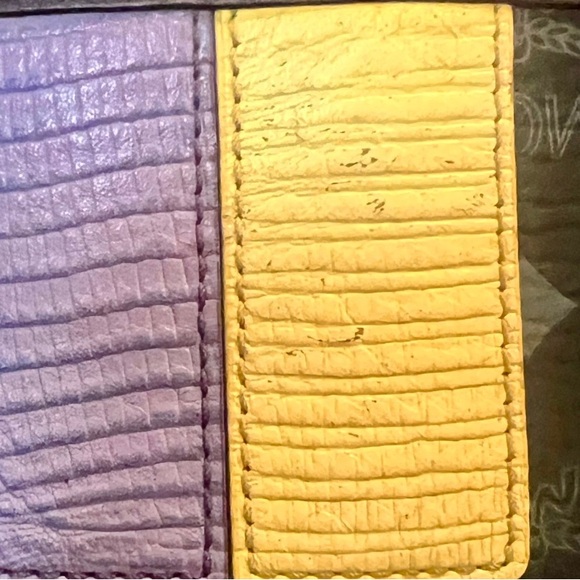 MCM Visetos Princess Lion Tote - Picture 8 of 15